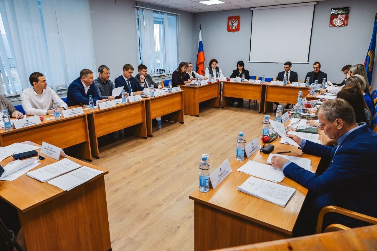 Изображение к новости 'В муниципальных образованиях, где 14 сентября прошли выборы в представительные органы местного самоуправления, начинают работу Советы депутатов'