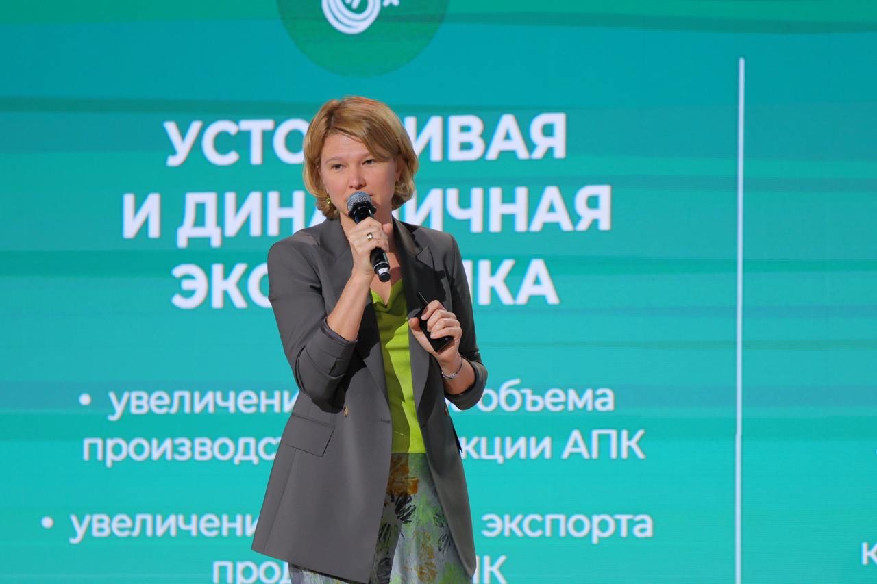 Изображение к новости 'Производительность труда в агропромышленном комплексе выросла на 55% за десять лет'