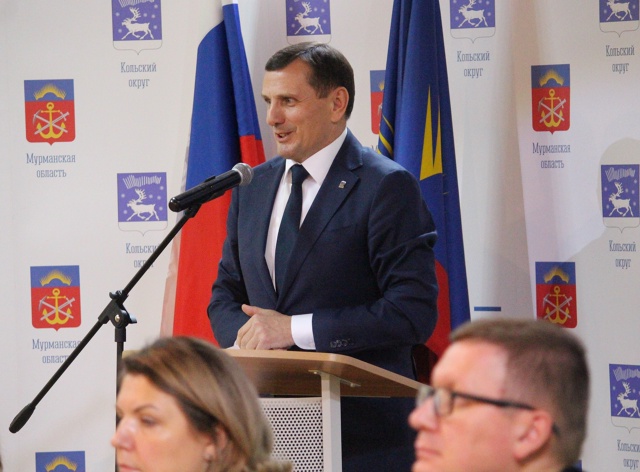 Изображение к новости 'Совет депутатов Кольского муниципального округа на своем третьем заседании единогласно поддержал кандидатуру Александра Лихолата и избрал его главой Кольского округа'