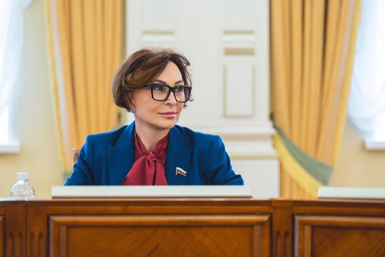 Изображение к новости 'На оперативном совещании в правительстве региона депутат Госдумы Татьяна Кусайко поблагодарила руководителей муниципалитетов области в ряду представителей разных ветвей власти за взаимопонимание и поддержку депутатской деятельности.'