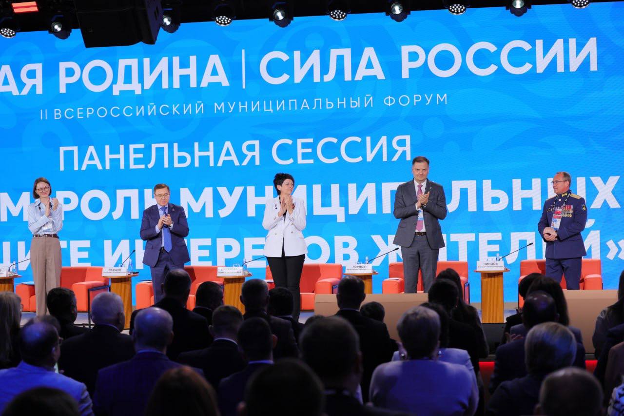 Изображение к новости 'Владимир Якушев: «Чем сильнее муниципалитеты и регионы, тем сильнее страна»'