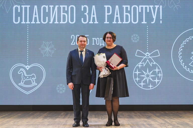 Изображение к новости '«Ваш труд меняет жизнь северян к лучшему»: Андрей Чибис вручил награды муниципальным служащим'